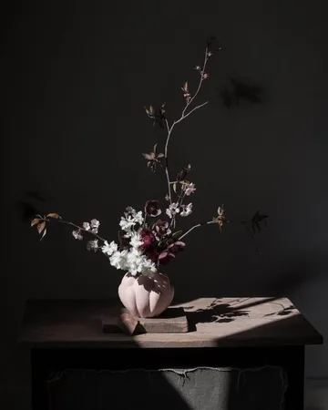 Bloom vase small 22.5x24 cm - Rose - 101 Copenhagen