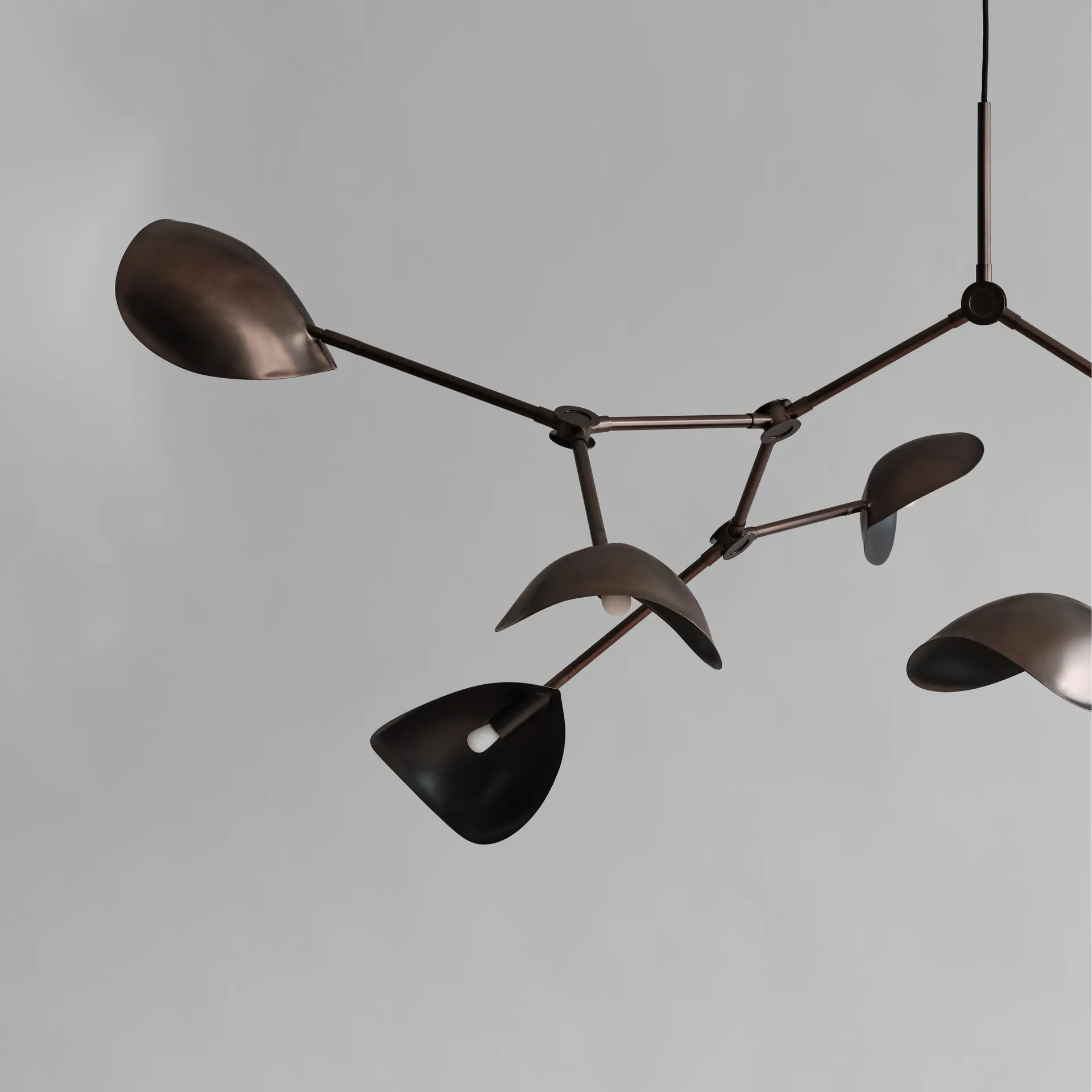 Stingray chandelier Grande, Bronze 101 Copenhagen