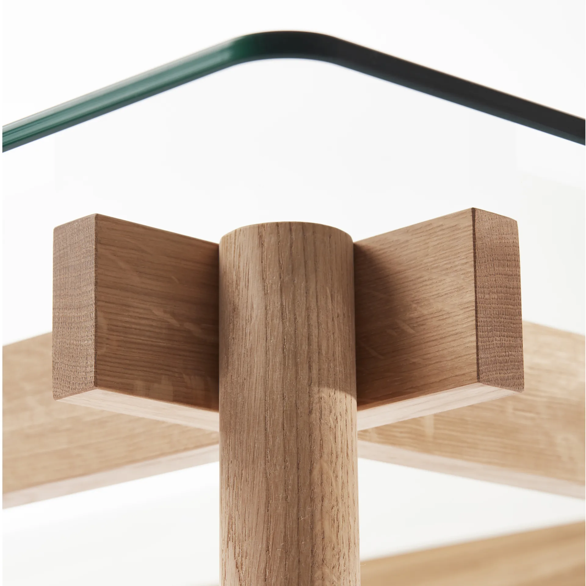 Corners dining table, Oak white oil.glass A2