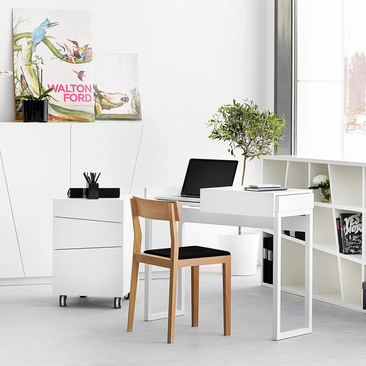 Hidden Laptop tabble, White A2