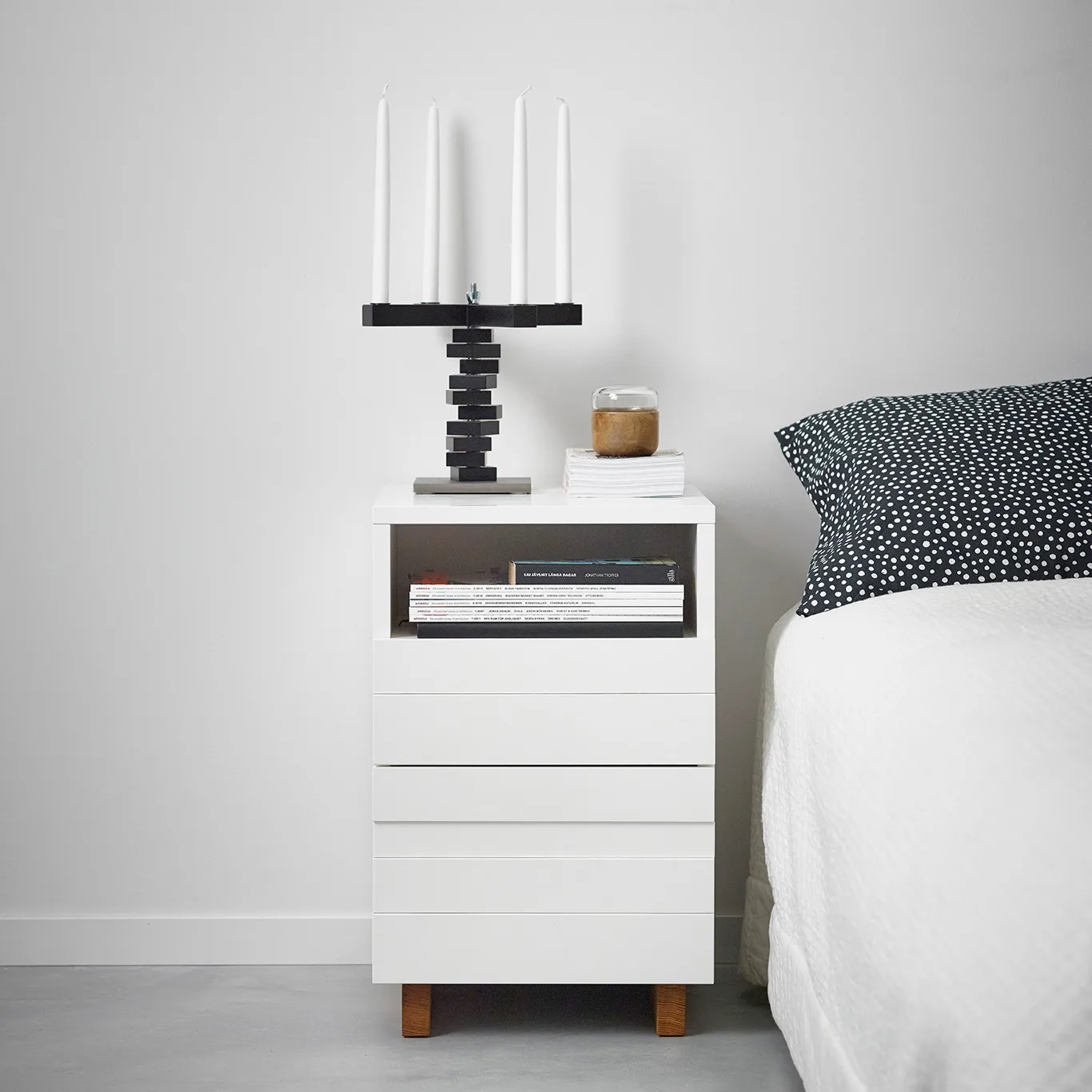 White bedside table, Oak legs A2