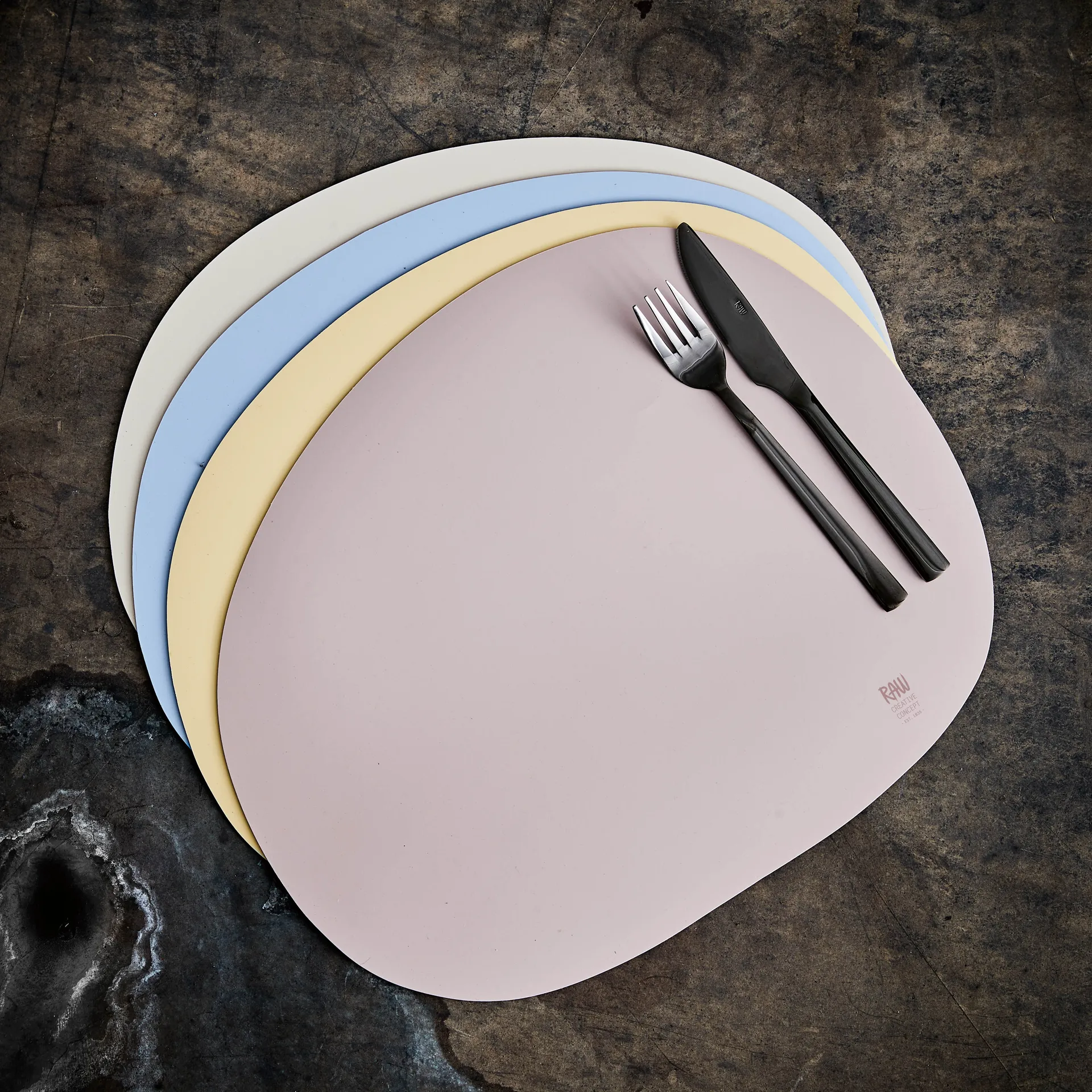 Raw creative placemat silicone 41x33.5 cm, Spring sand Aida