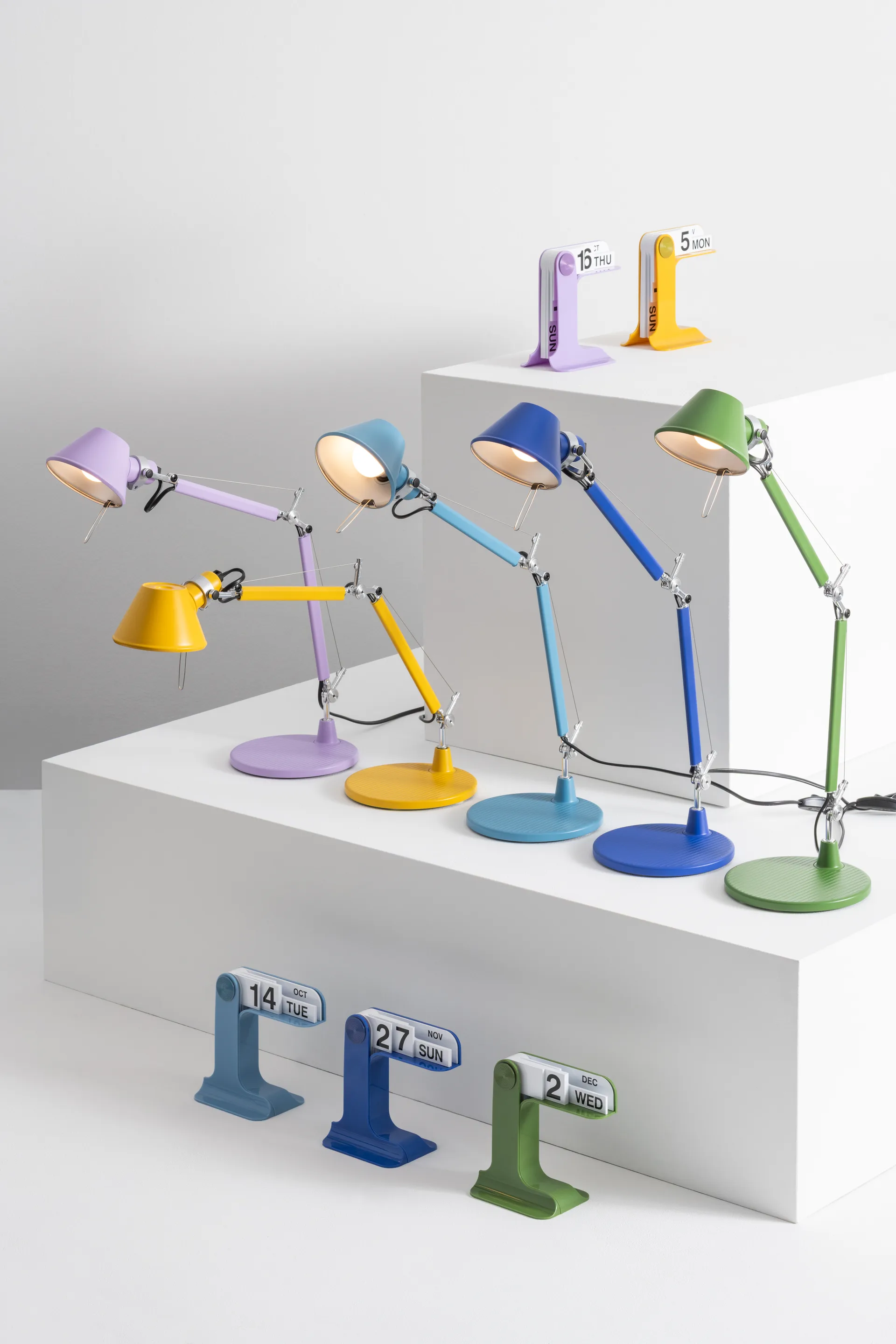Timor perpetual calendar, Light blue Artemide