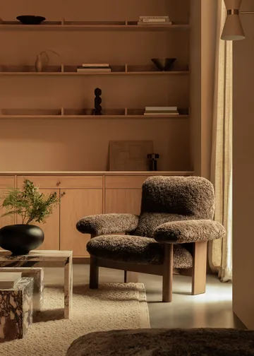 Brasilia armchair - Dark oak-Nature sheepskin curly - Audo Copenhagen