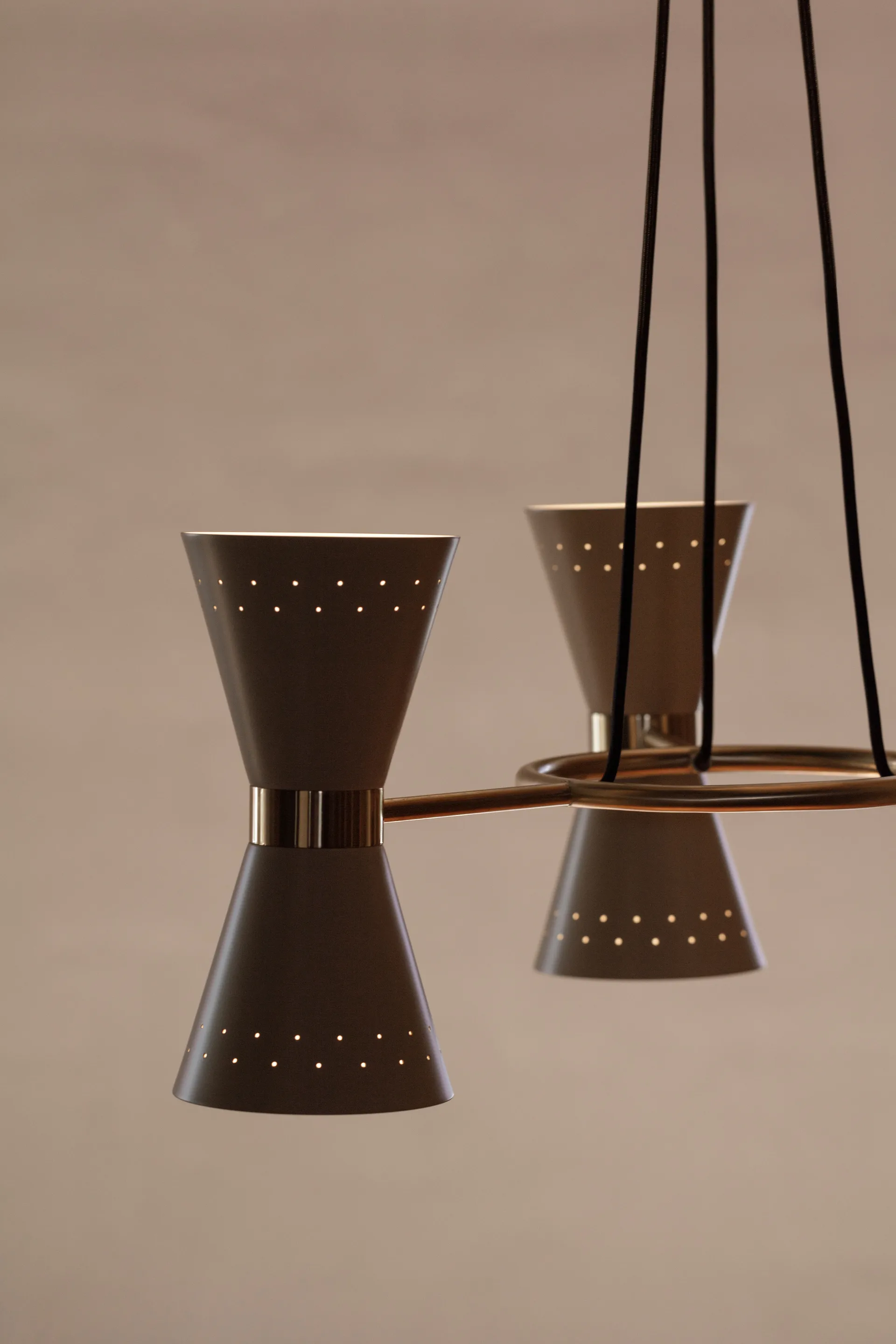 Collector chandelier 3, Crème Audo Copenhagen