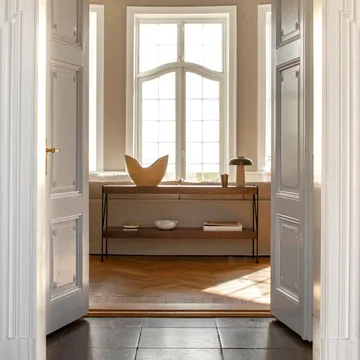 Zet shelving system - Oak dark stained, 1x4, black steel base - Audo Copenhagen