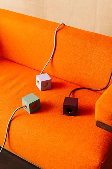 AVOLT x Bauhaus-Archiv Square 1 power strip USB-C - Mulberry Red - Avolt