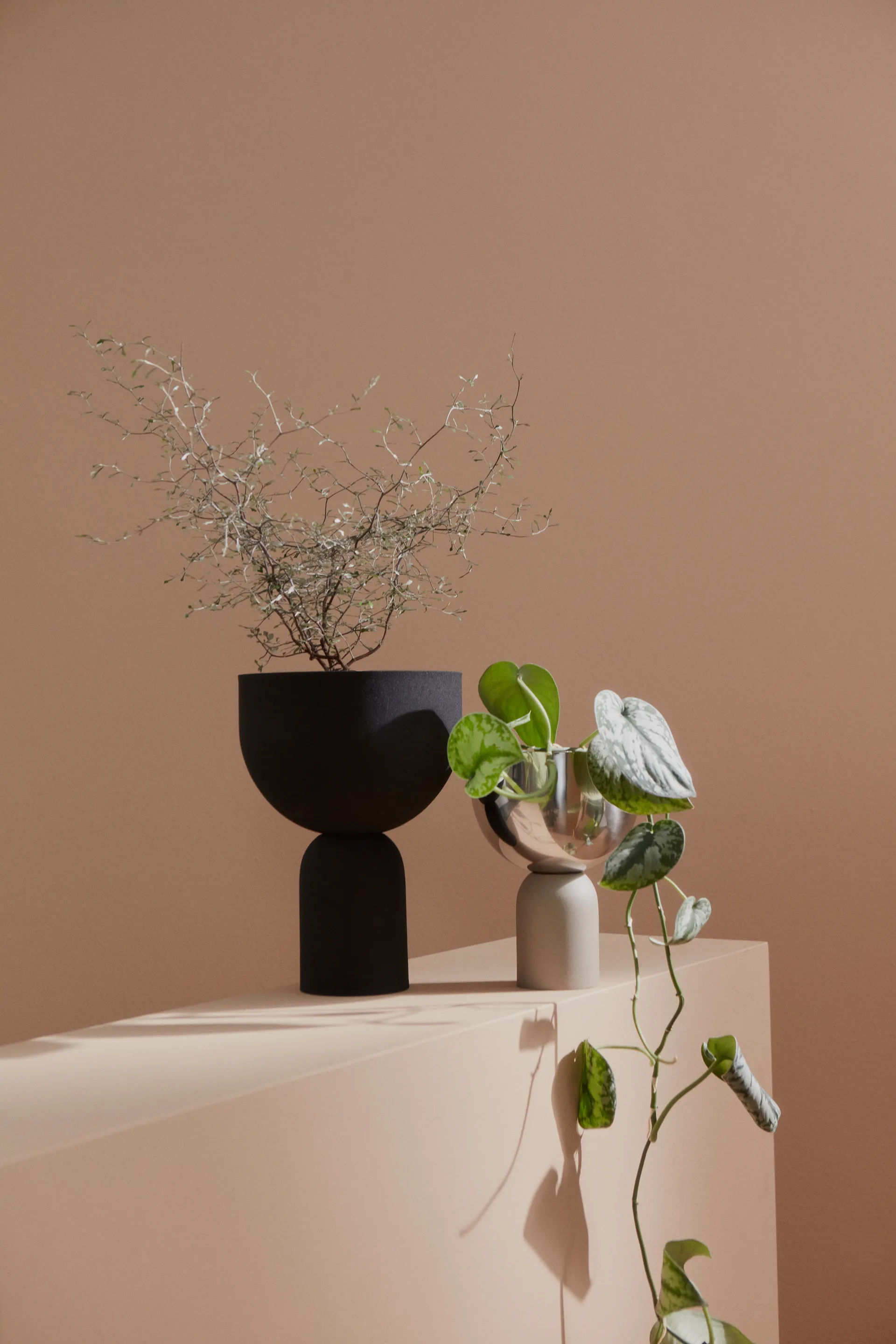 Torus flower pot Ø22 cm, Black-black AYTM