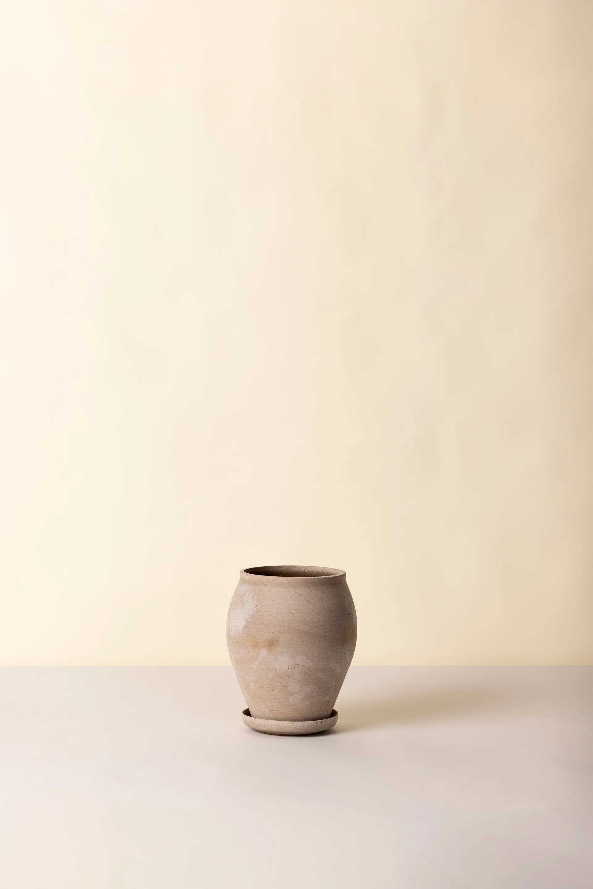 Delphi pot with saucer, 2 pieces, Grey, Ø22 cm, tall Bergs Potter