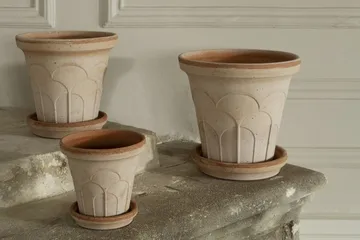 Fleur pot with saucer, 2 pieces - Pink, Ø18 cm - Bergs Potter