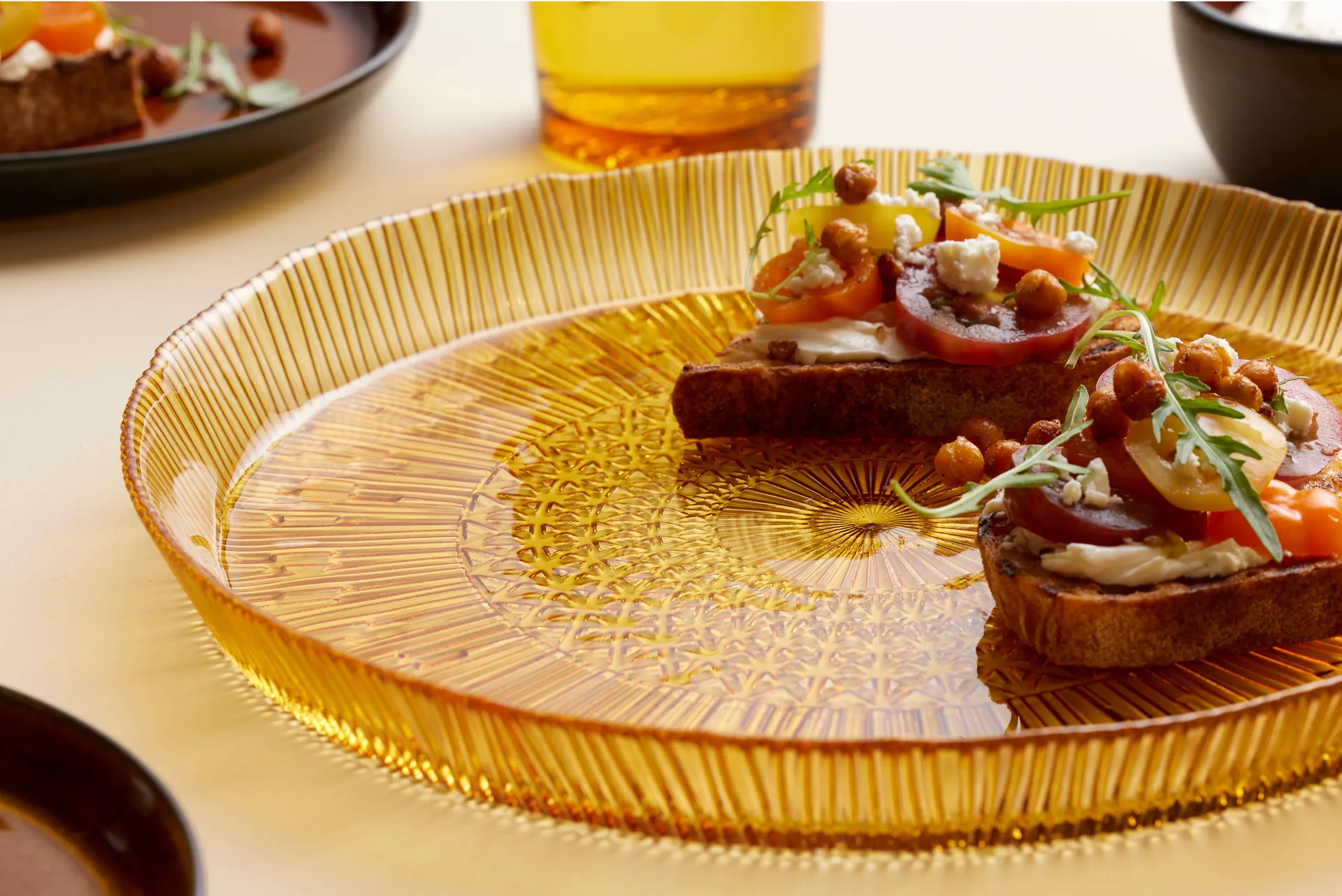 Kusintha serving dish round Ø30 cm, Amber Bitz