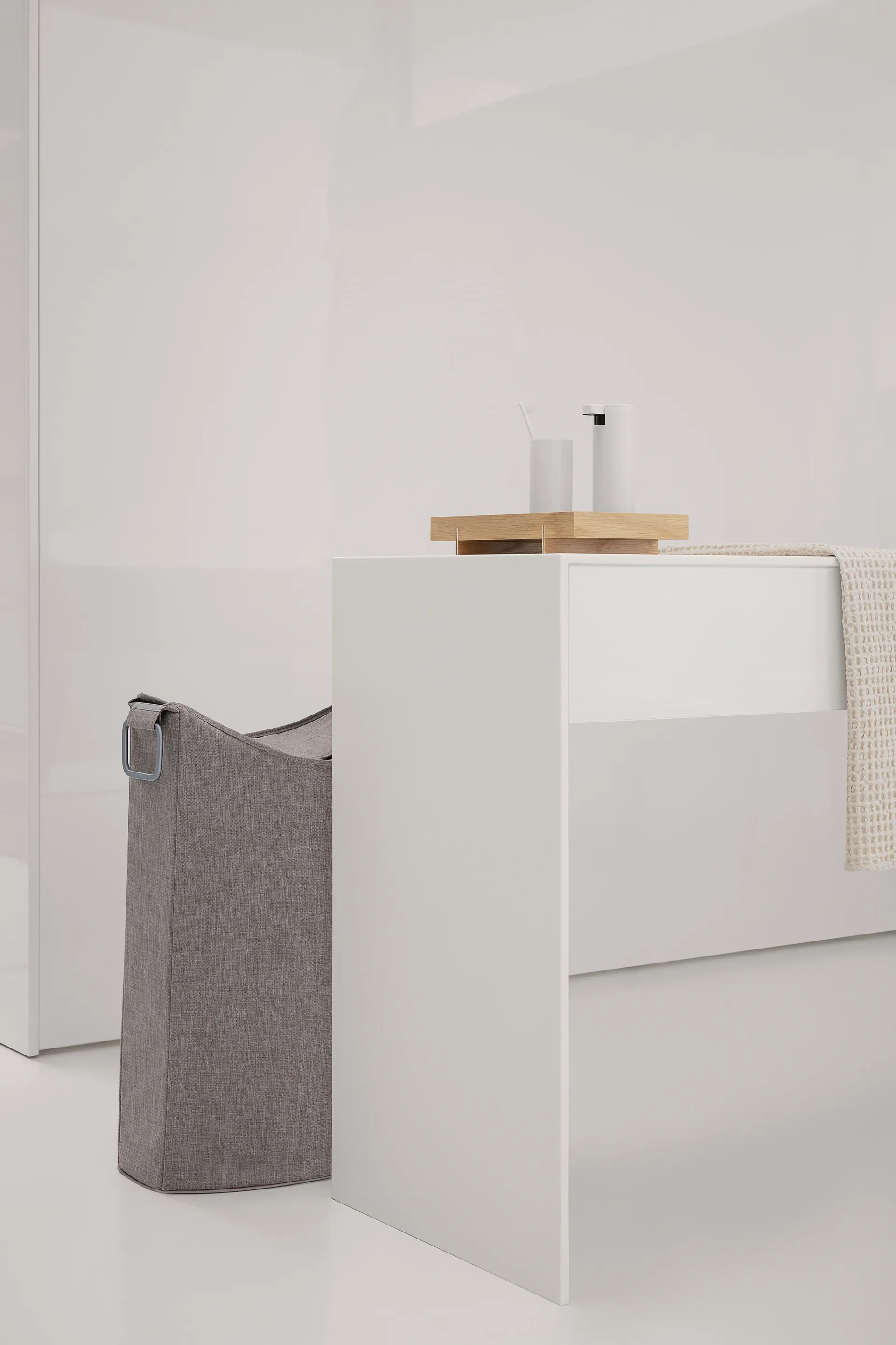 Modo soap dispenser, White blomus