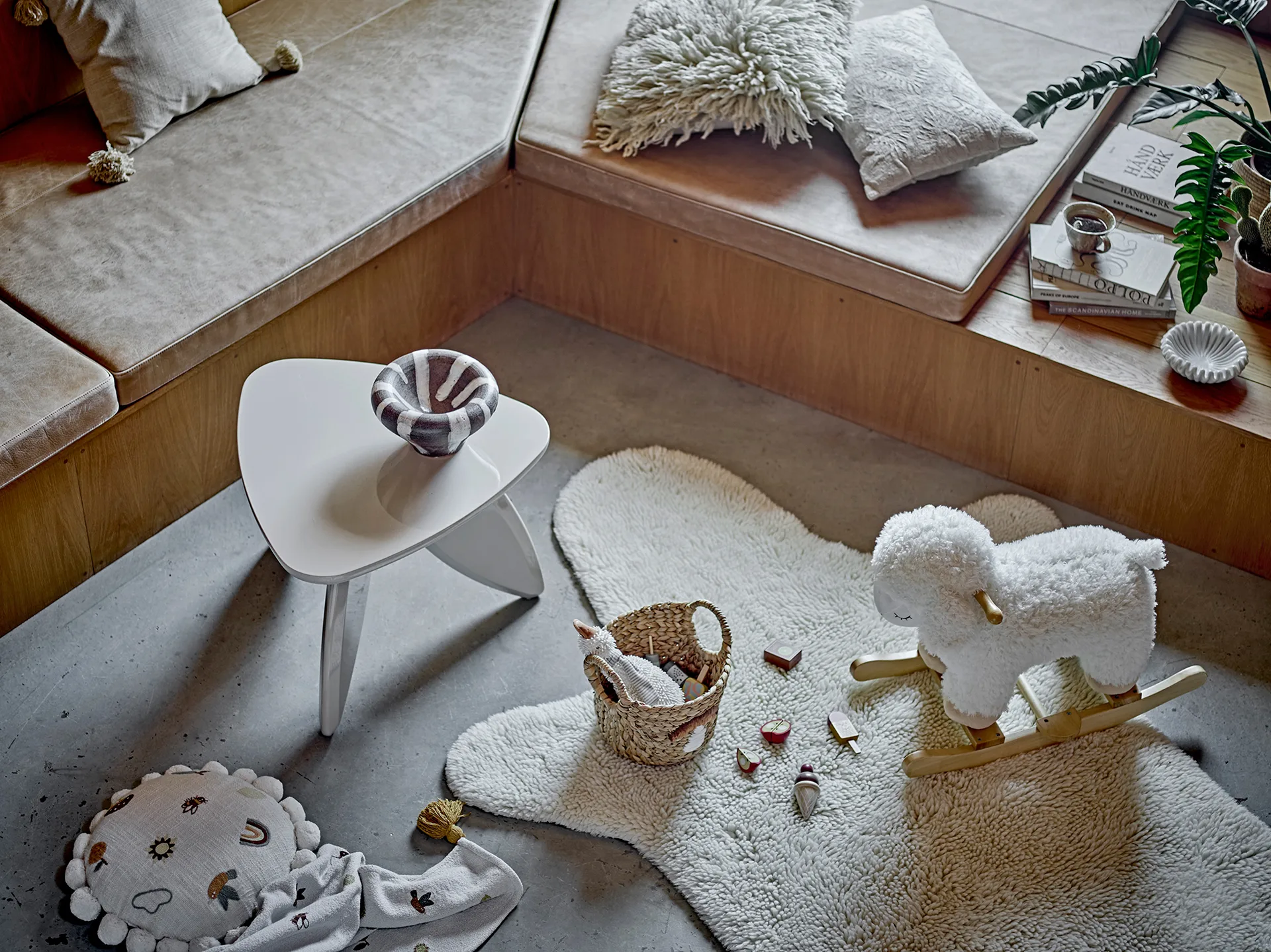 Bear wool rug 200x140 cm, White Bloomingville