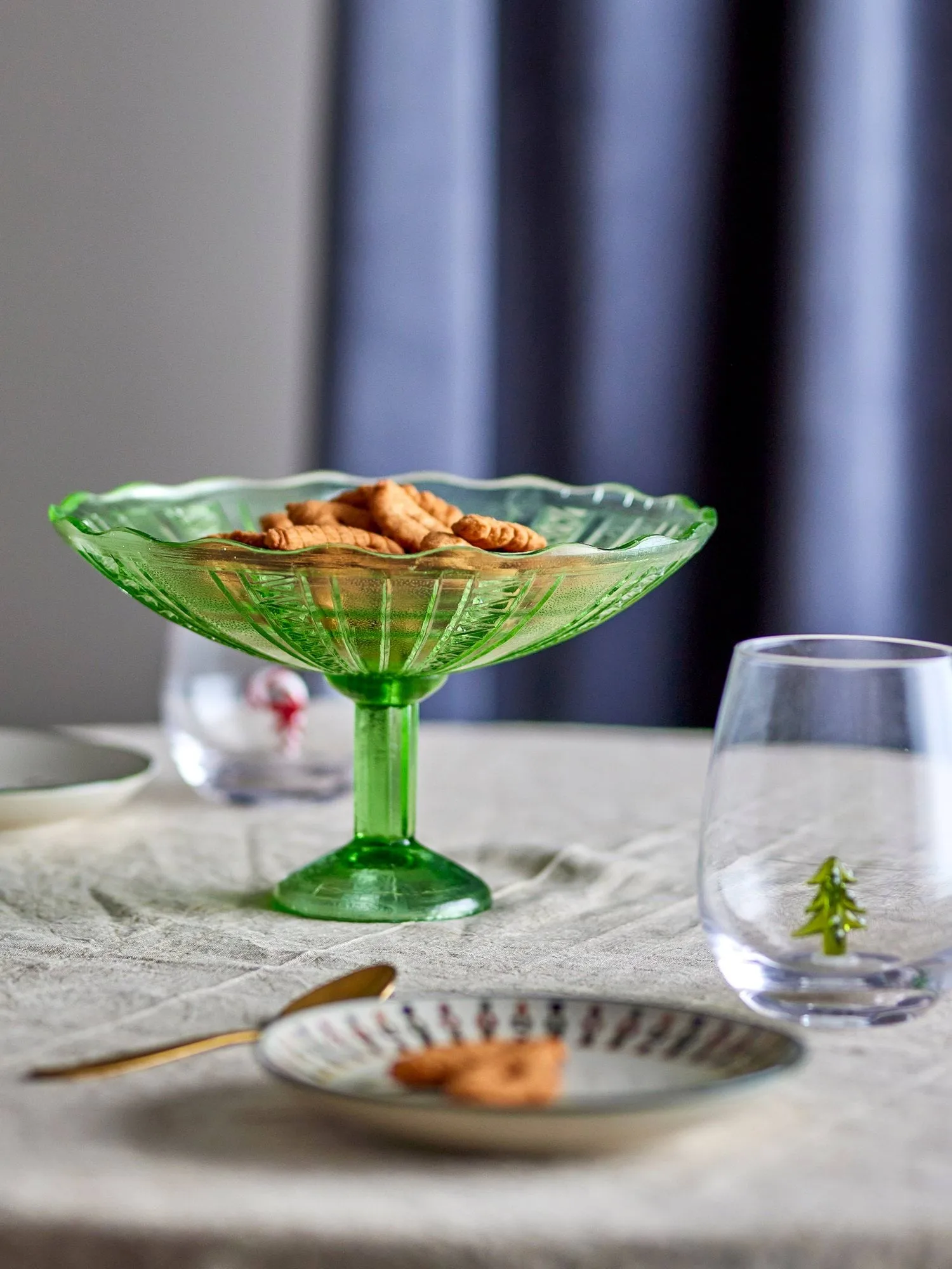Kaddy pedestal bowl, Green, Ø23 cm Bloomingville