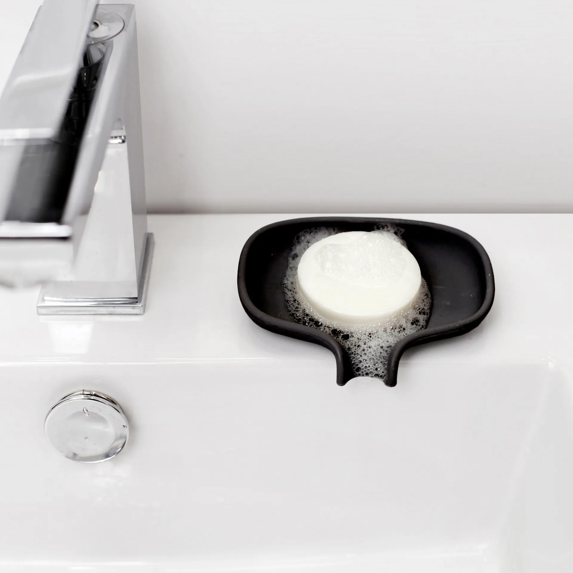 Soap Saver Flow soap dish with drainage spout small, Black Bosign