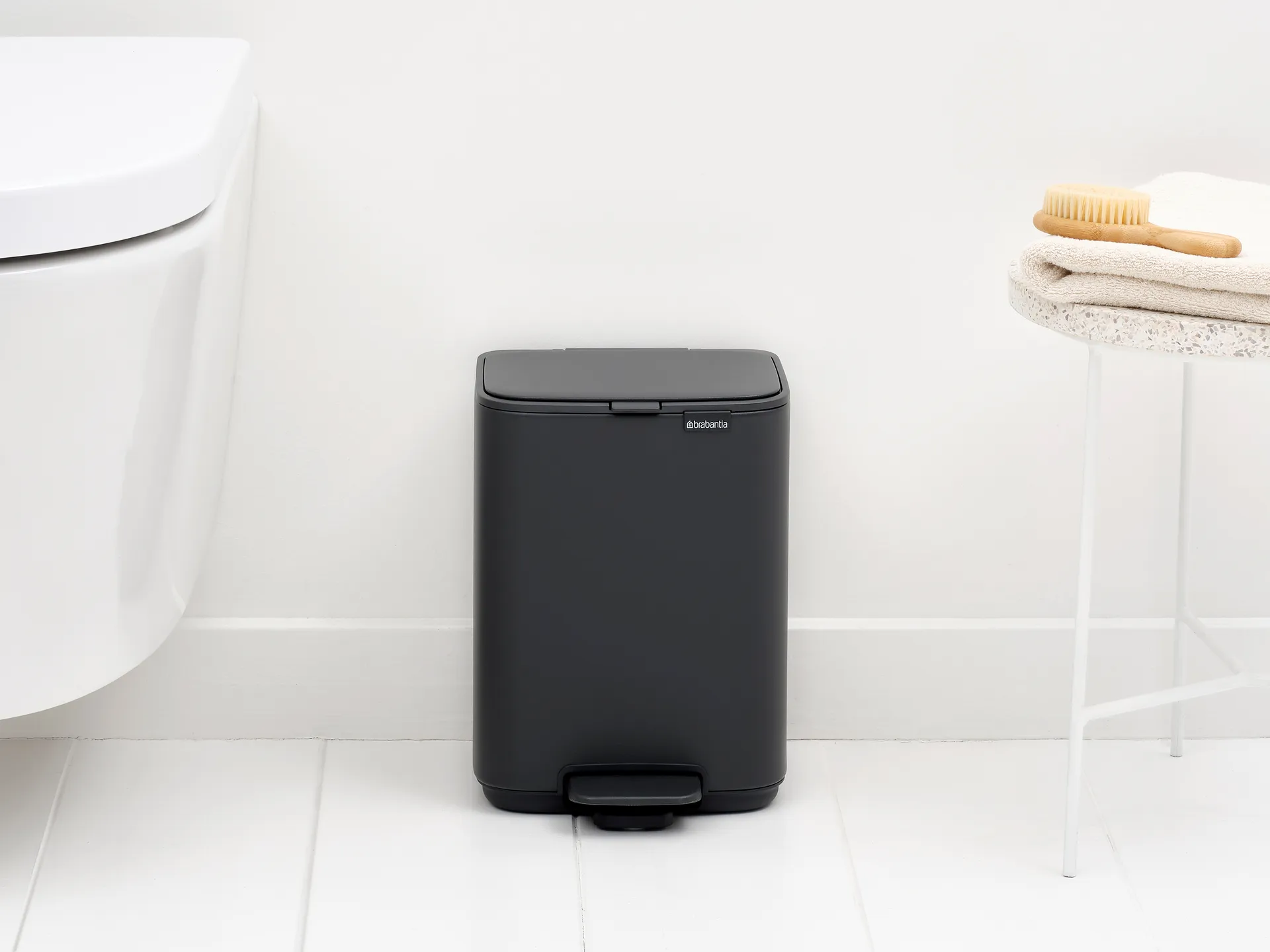 Bo pedal bin 4 L, Mineral Infinite Grey Brabantia