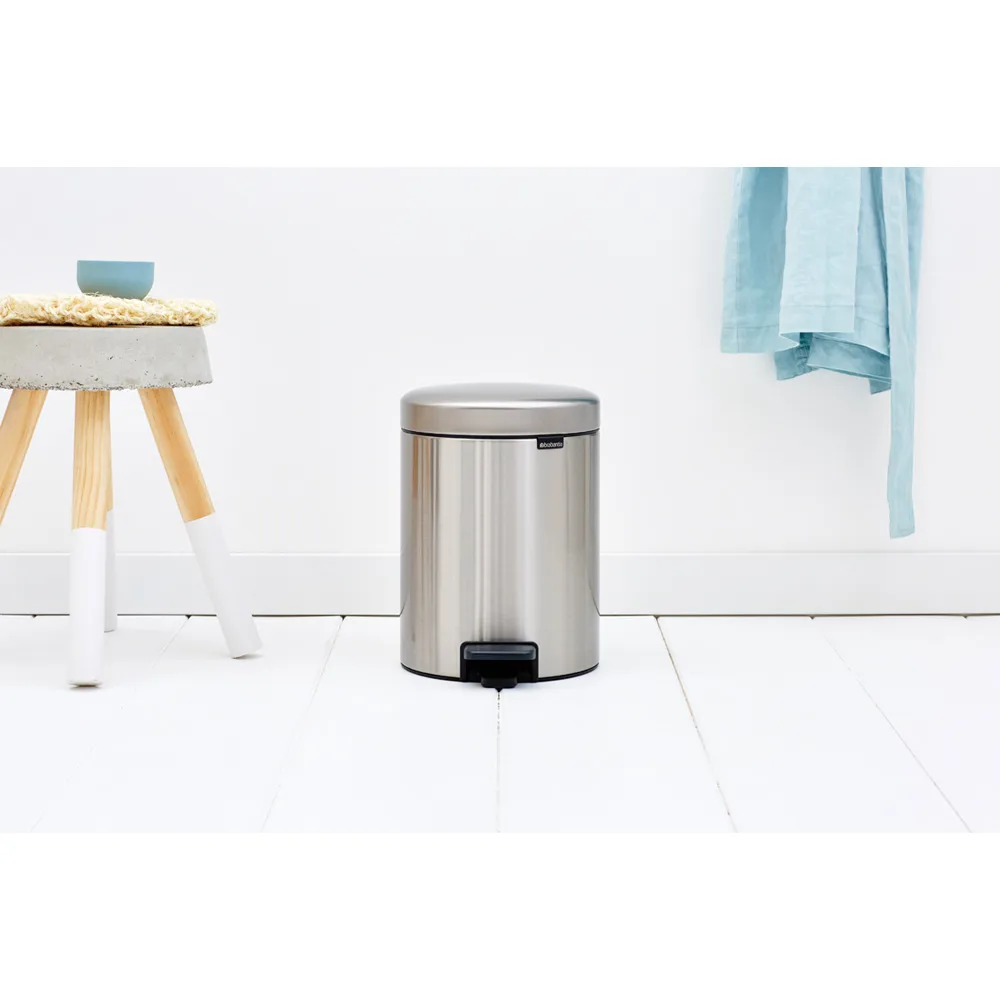 New Icon pedal bin 5 liter, Matt steel fingerprint proof Brabantia