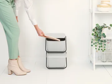 Sort & Go stackable waste bucket 20 L - Light grey - Brabantia