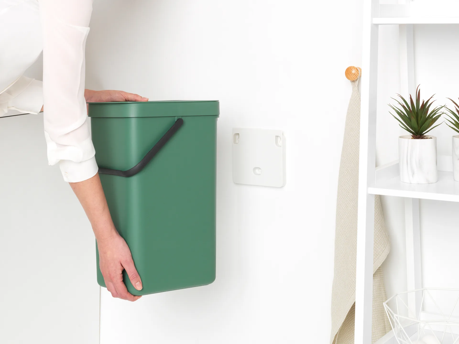 Waste Bin Sort & Go 16L, Fir Green Brabantia