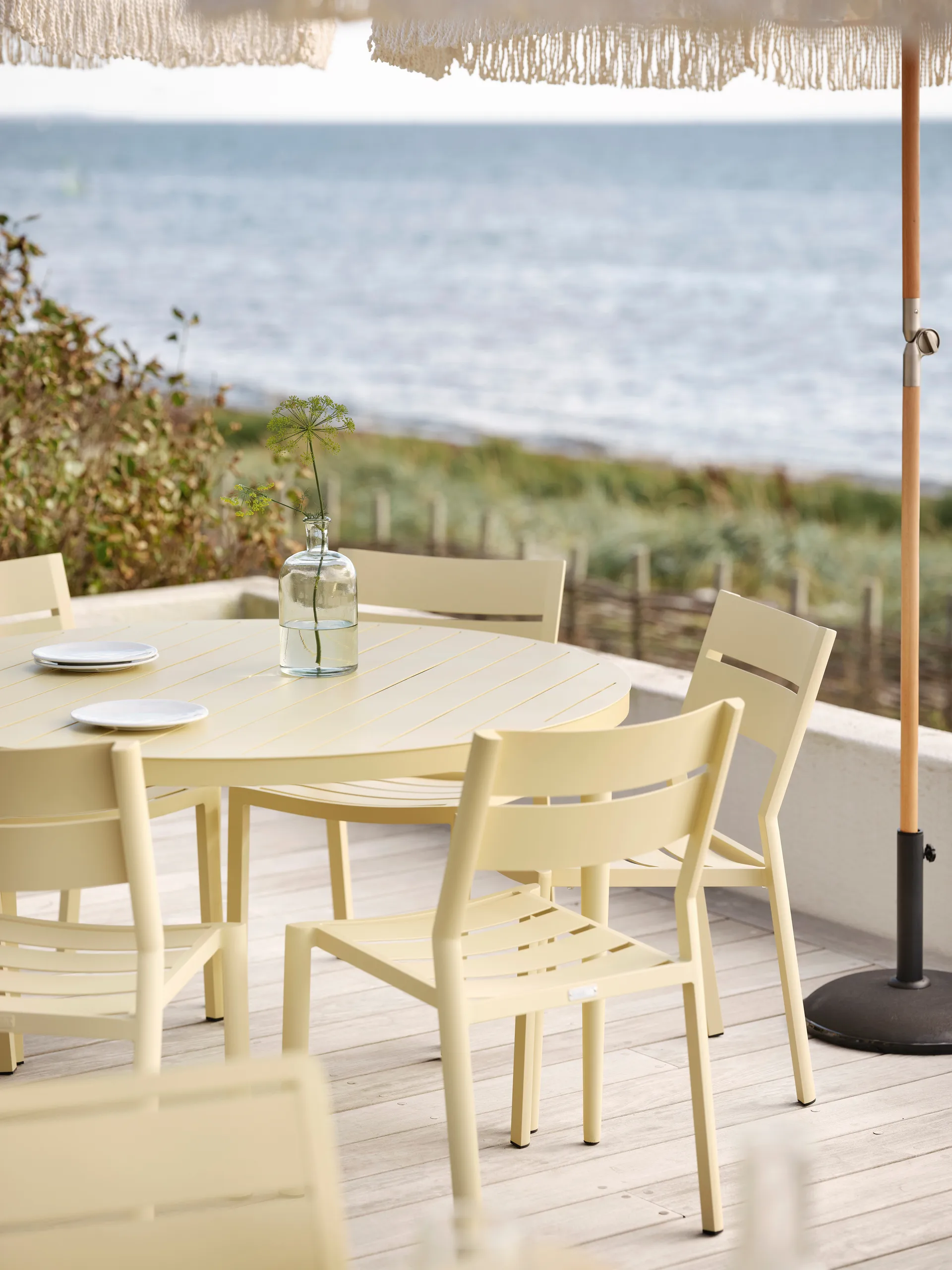 Bigby dining table, Lemon, Ø100 cm Brafab