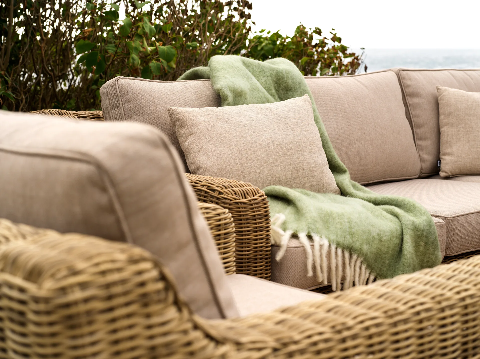 Glendon 2,5 seater sofa, Dark Brown-soft moose Brafab Glendon 2,5 seater sofa, Dark Brown-soft moose Brafab