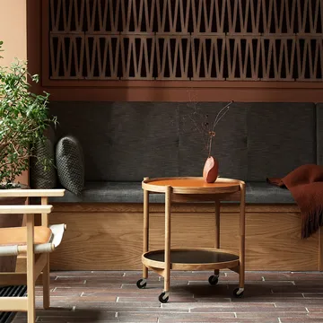 Bølling Tray Table model 50 - Walnut veneer, oiled walnut stand - Brdr. Krüger