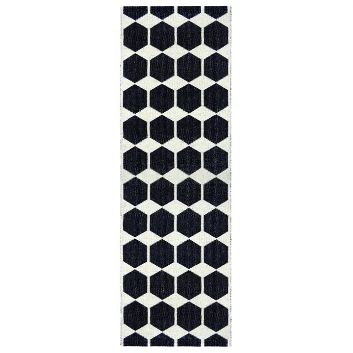 Anna rug black - 70x140 cm - Brita Sweden