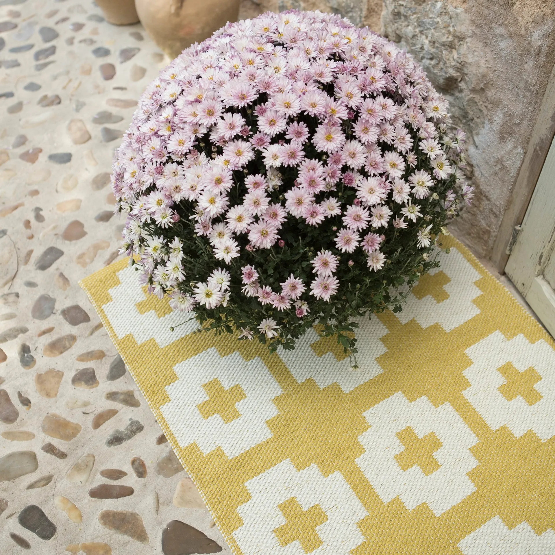 Flower rug sun (yellow), 70x200 cm Brita Sweden