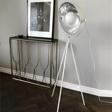 Captain mini floor lamp - sandwhite - By Rydéns