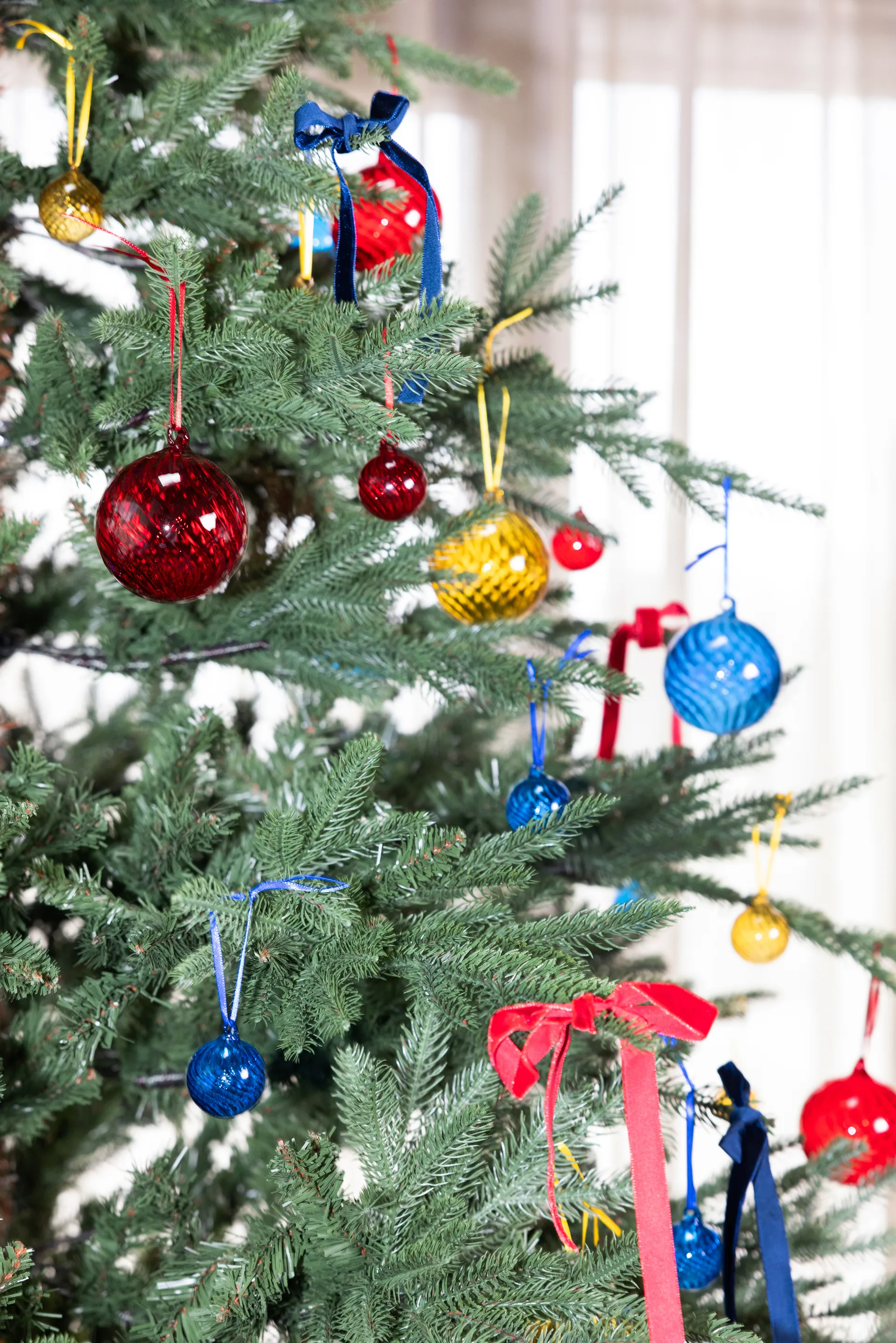 Opacity Christmas tree bauble XS Ø4 cm 4-pack, Yellow Byon