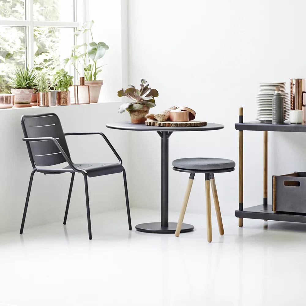 Go coffee table Ø80 cm, Lava grey-white Cane-line