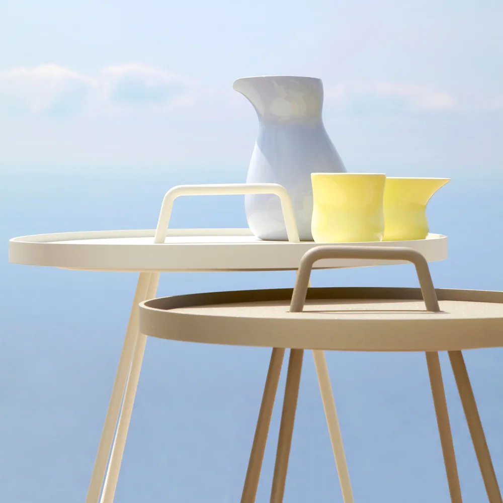 On the move table Ø37 cm, White Cane-line