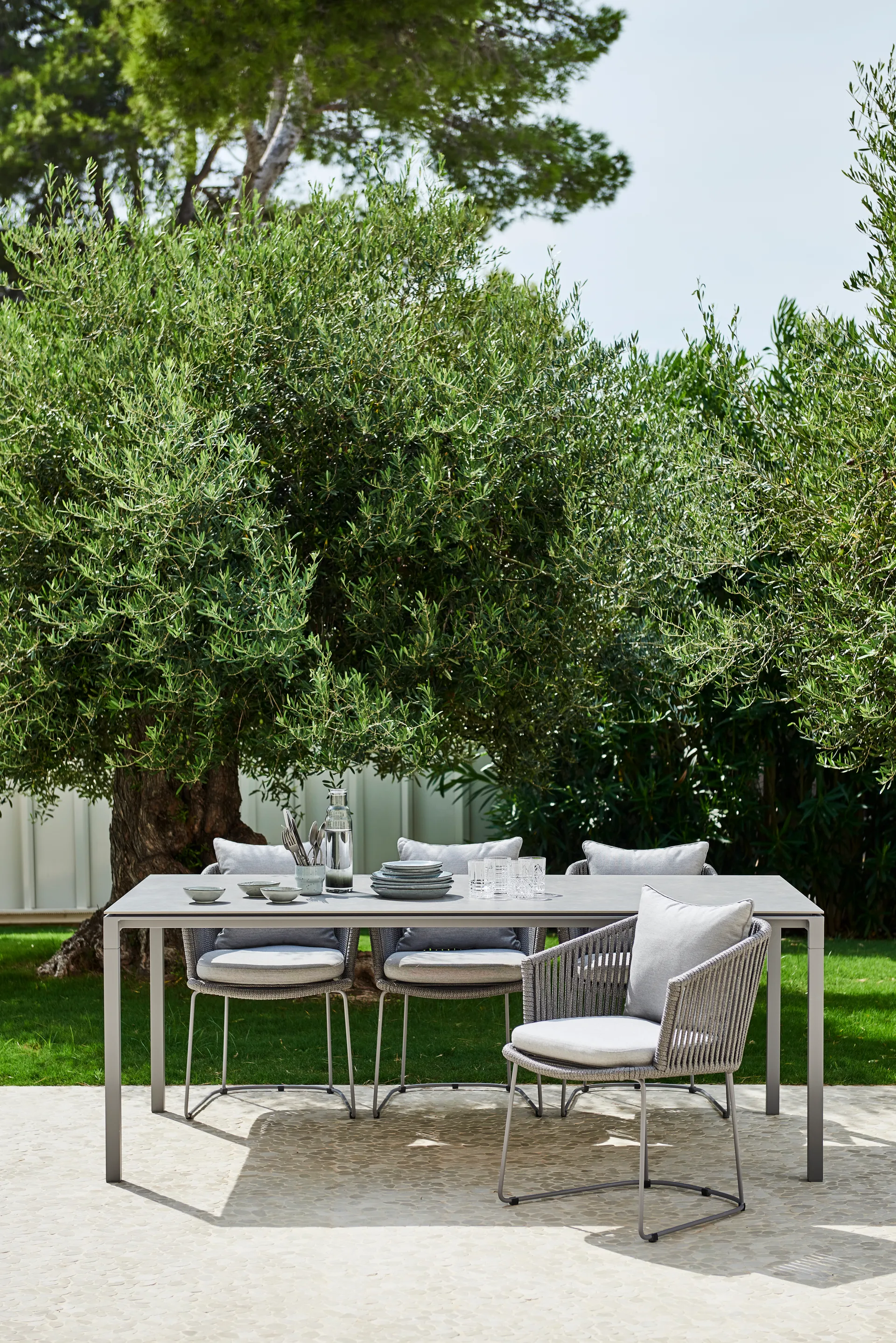 Pure table 200x100 cm Basalt grey-taupe Cane-line