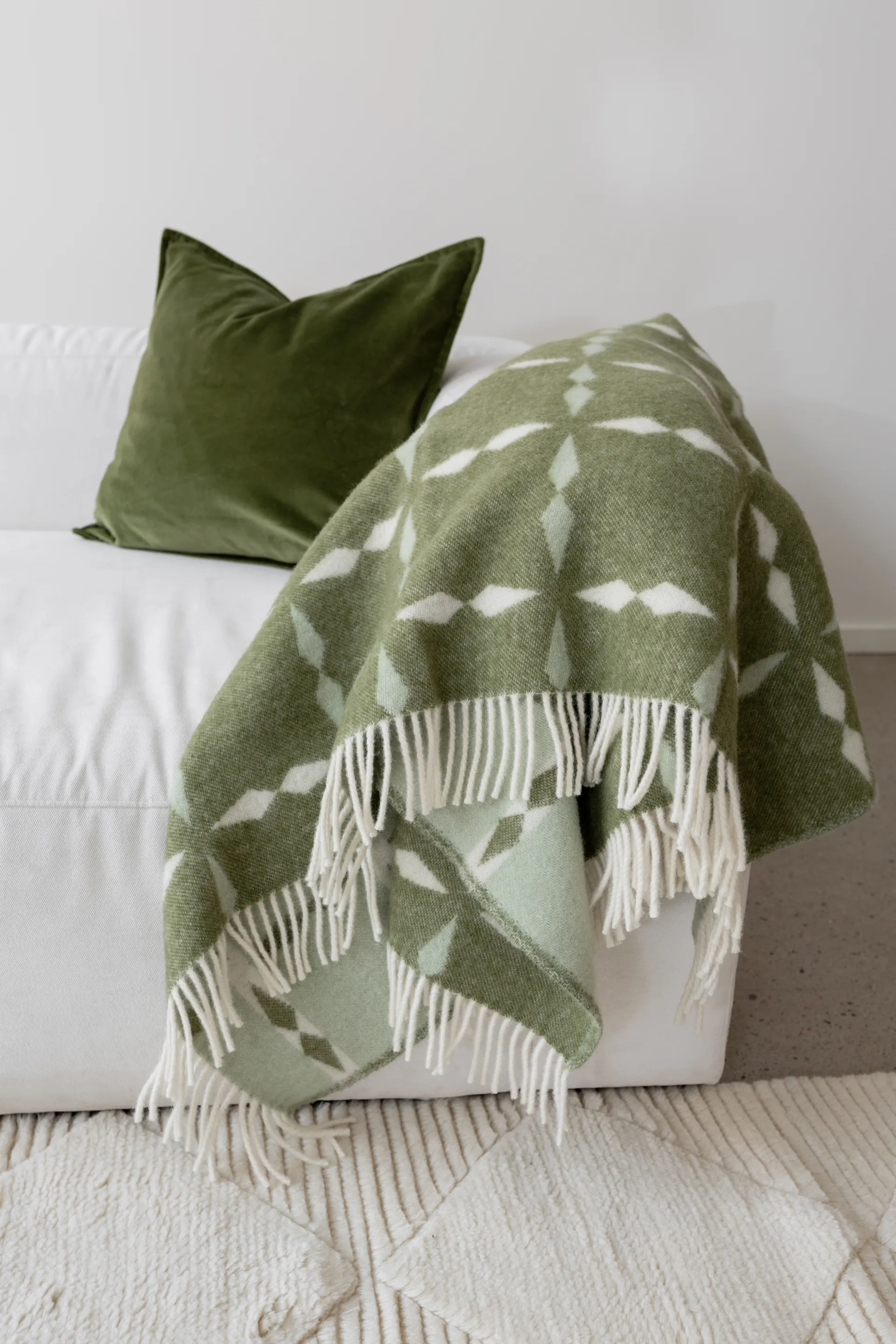 Tile throw 130x180 cm, Green Classic Collection