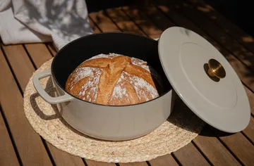 Combekk Enameled cast iron casserole Ø28 cm - Sand-gold knob - Combekk