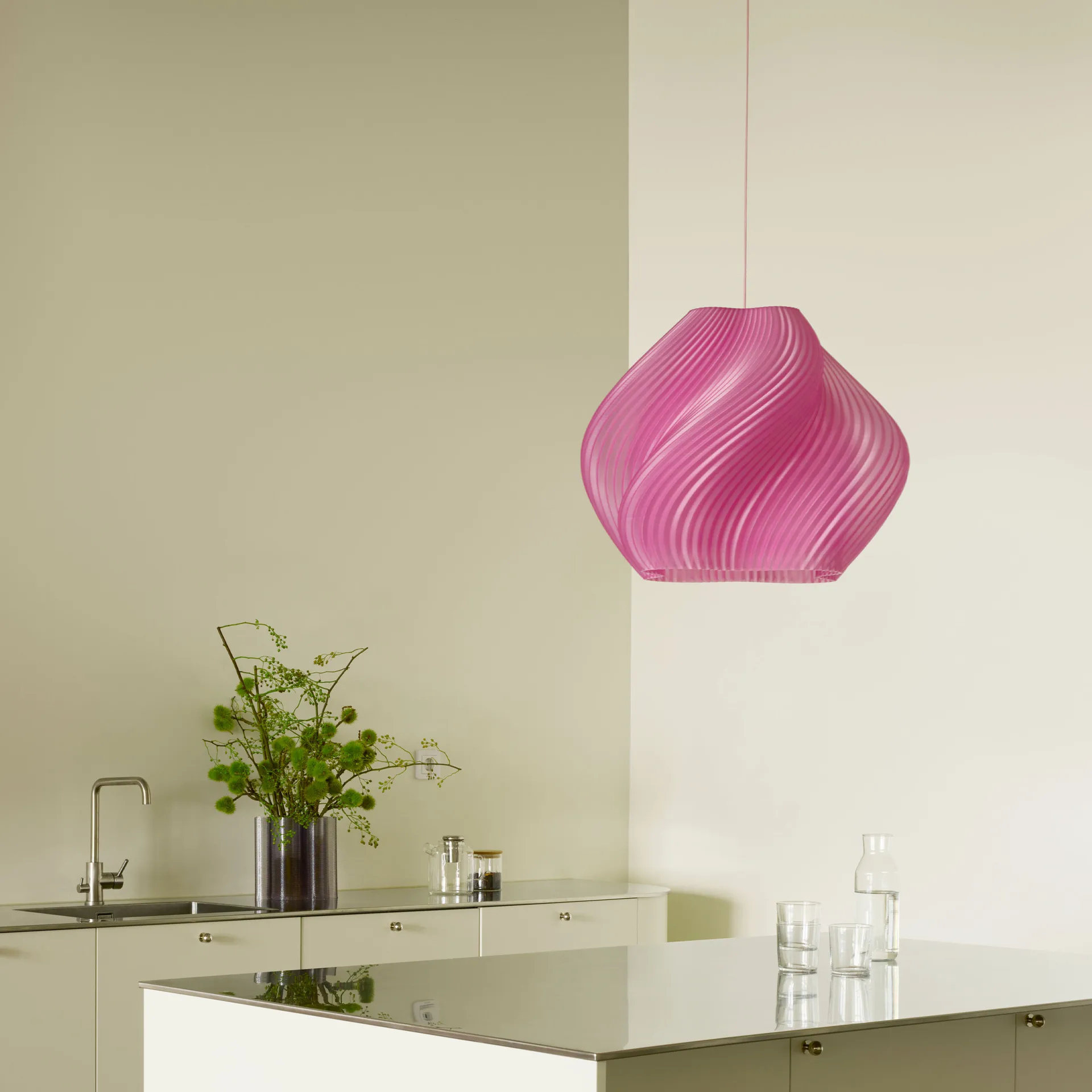 Soft Serve pendant, Rose sorbet-brass, Mega, 60 cm Crème Atelier