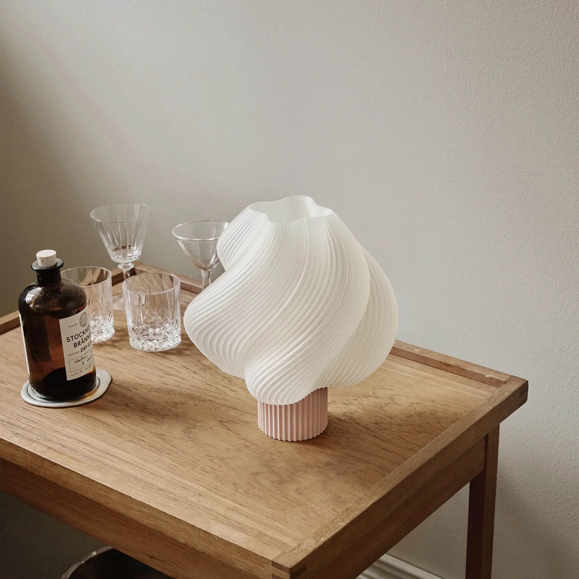 Soft Serve table lamp, Wild strawberry, Regular, 26 cm Crème Atelier