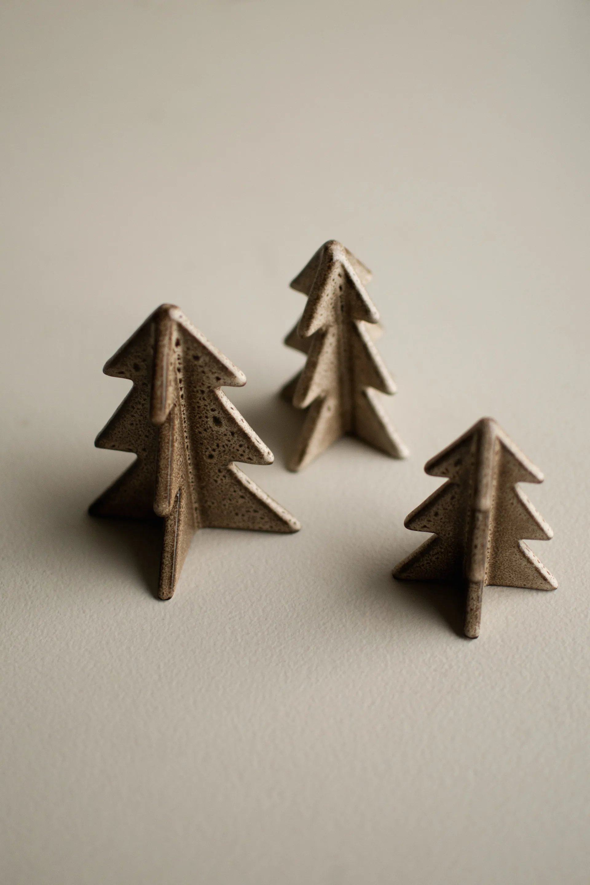 Winter tree decoration, Beige, 8 cm DBKD