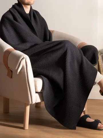 Pleece throw 140x160 cm - Black - Design House Stockholm