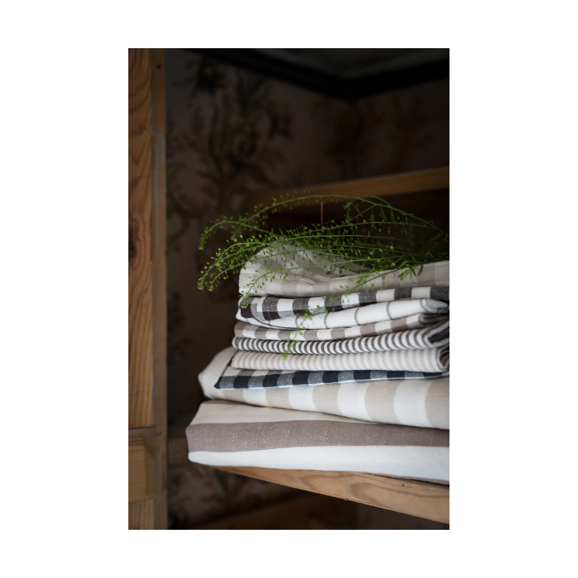 Ernst napkin thin stripes 40x40 cm, Beige-white ERNST