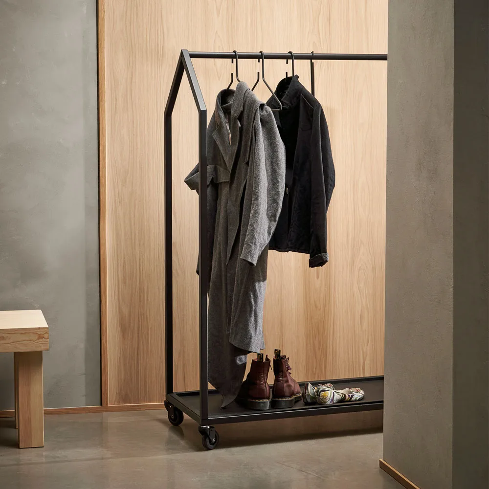 Clothing House klädställning, Black Essem Design