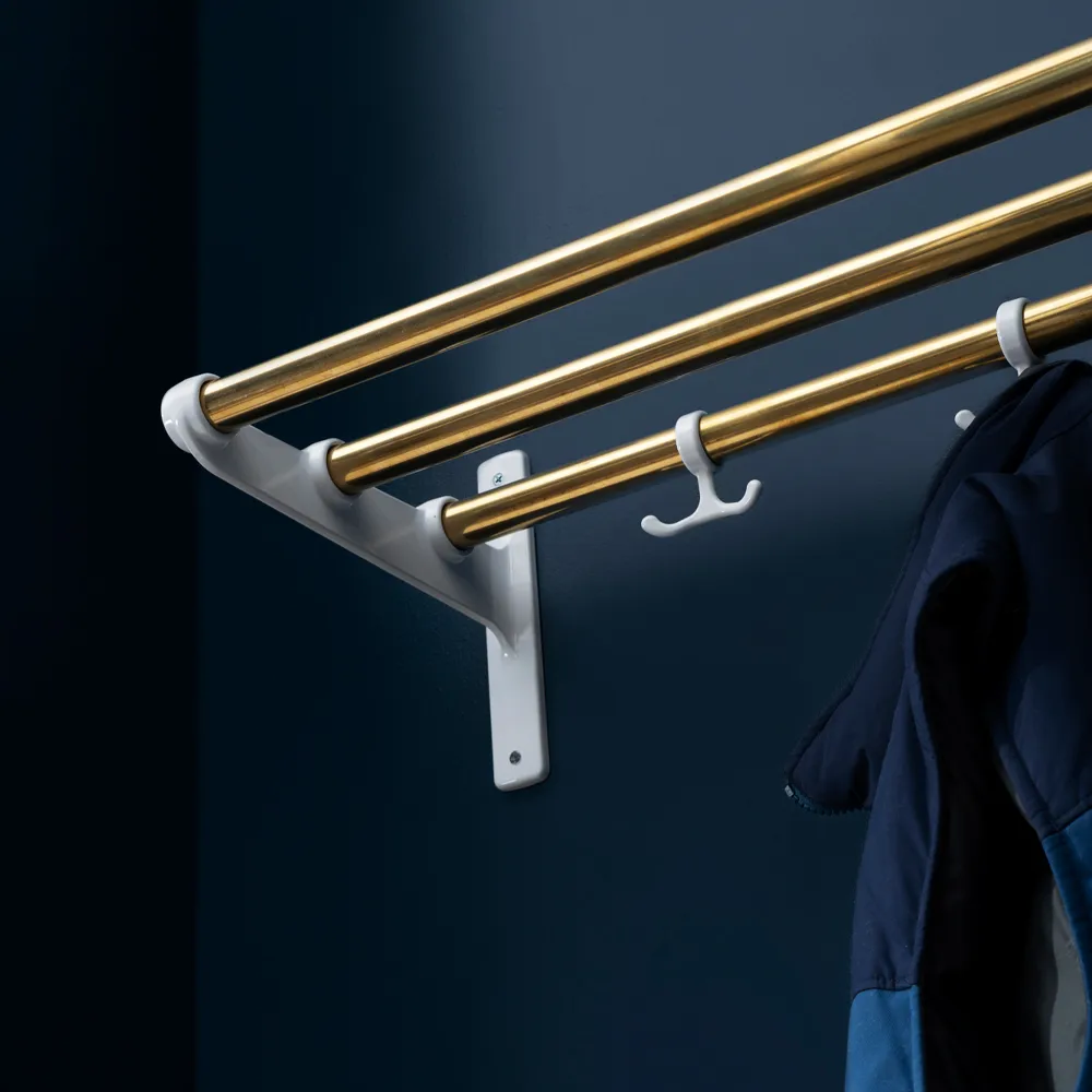 Nostalgi Shoe or hat shelf, Copper, black stand Essem Design
