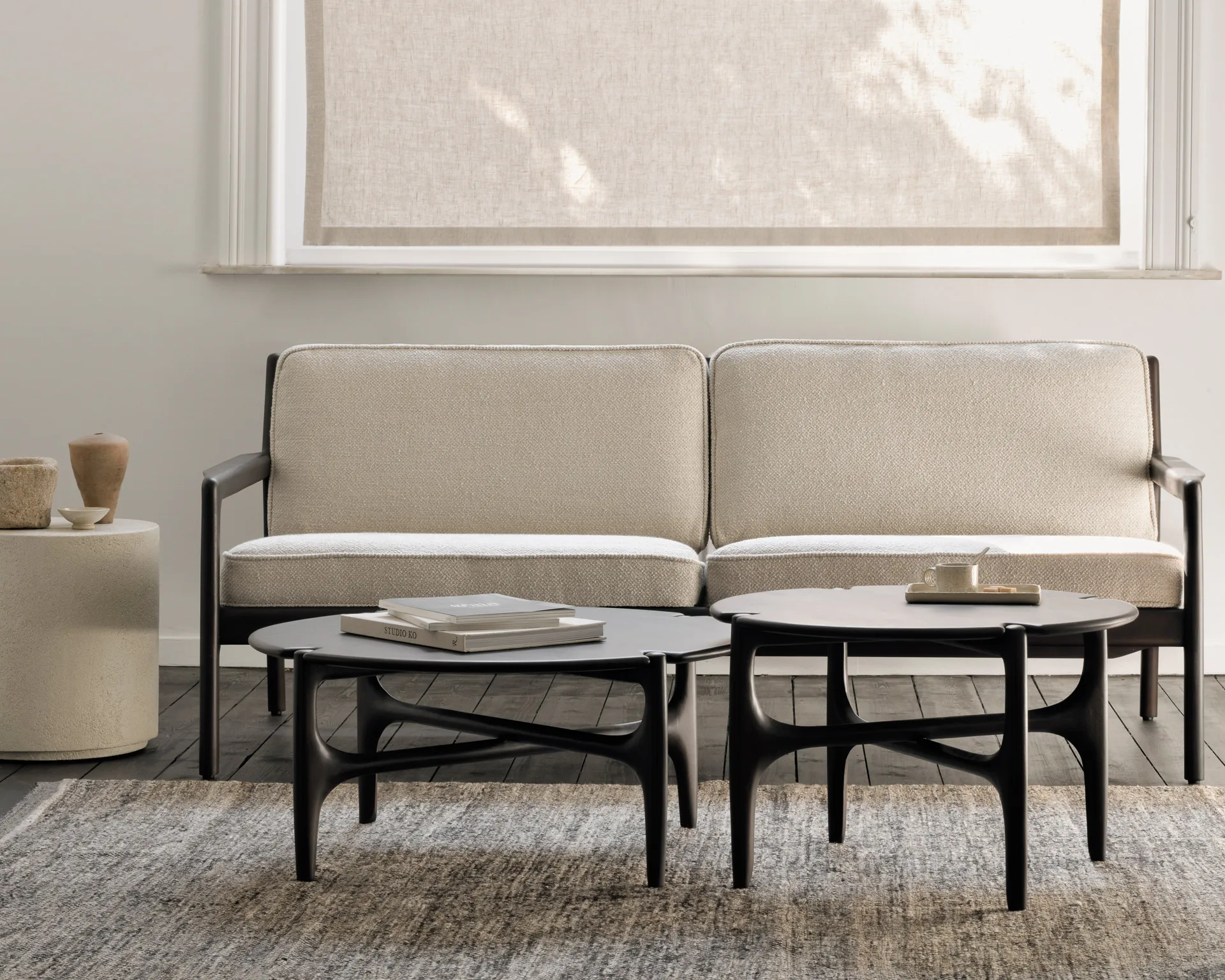PI Coffee table Ø65 cm, Lacquered mahogany Ethnicraft