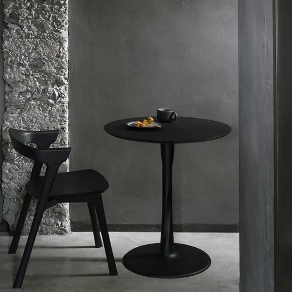 Torsion dining table, White-pigmented hardwax-oiled oak, Ø127 cm Ethnicraft