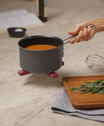 Eva Solo magnetic trivet - Ruby - Eva Solo