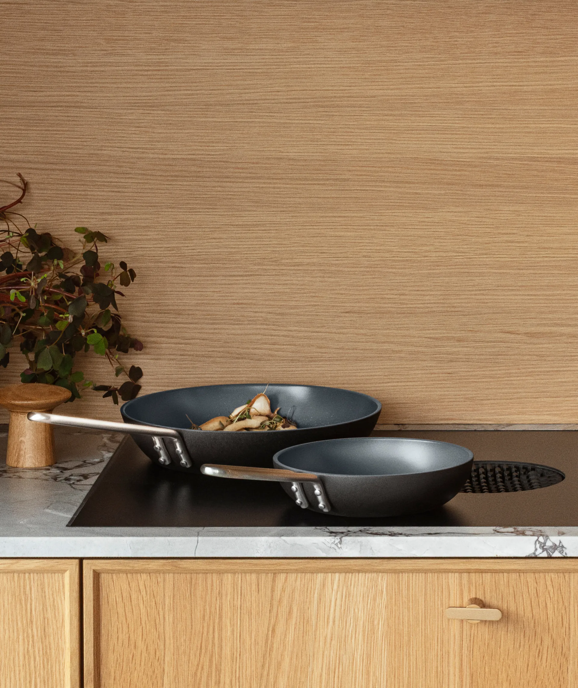 Professional Laser Titanium Slip-Let frying pan, Black, Ø24 cm Eva Solo