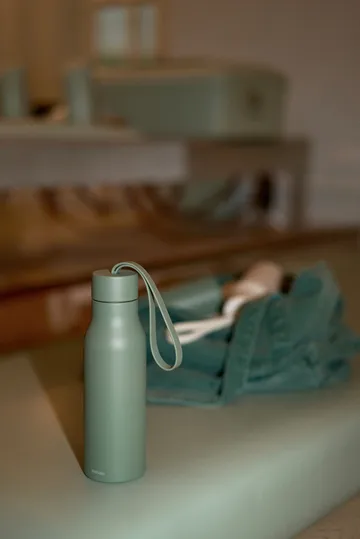 RE-Hydrate thermos bottle - Green goddess, 0.5 L - Eva Solo