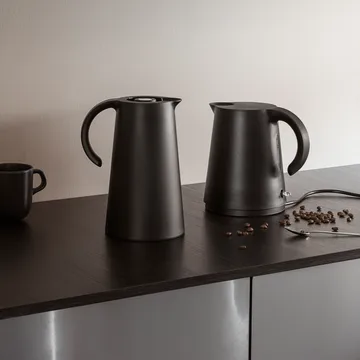 Rise thermos jug 1 L - black - Eva Solo