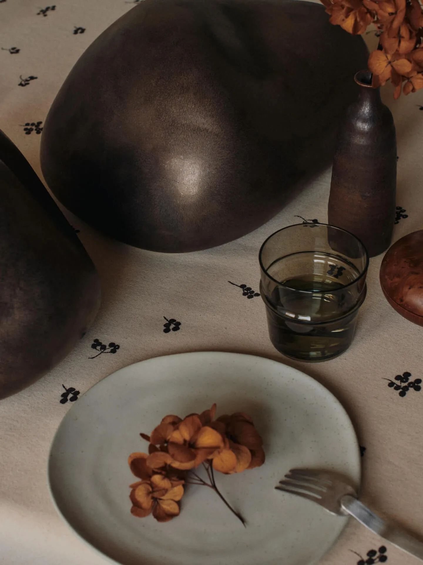 Baies tablecloth 150x240 cm, Natural-dark chocolate Ferm Living