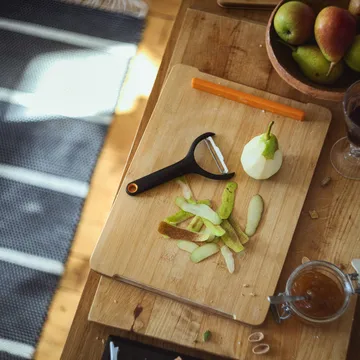 Functional Form vegetable peeler - Black, Y-peeler vegetable peeler - Fiskars